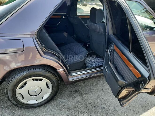 Mercedes E 250 1992, 250,000 km - 2.5 l - Bakı