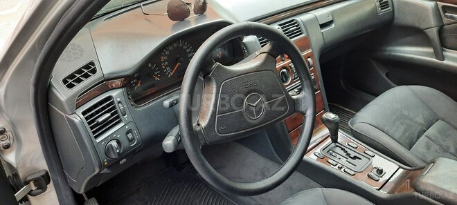 Mercedes E 230 1997, 322,000 km - 2.3 л - Şəki