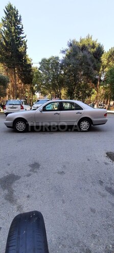 Mercedes E 230 1997, 322,000 km - 2.3 л - Şəki