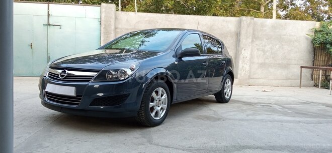 Opel Astra 2009, 181,000 km - 1.4 l - Mingəçevir