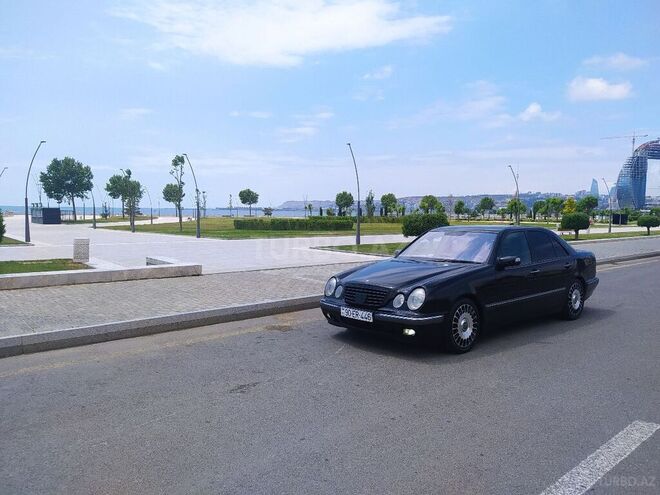 Mercedes E 280 2001, 216,000 km - 2.8 l - Bakı