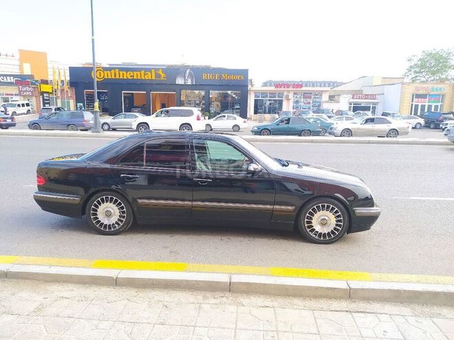 Mercedes E 280 2001, 216,000 km - 2.8 l - Bakı