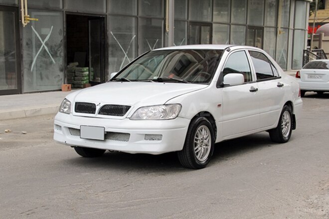 Mitsubishi Lancer 2002, 295,547 km - 1.3 l - Bakı