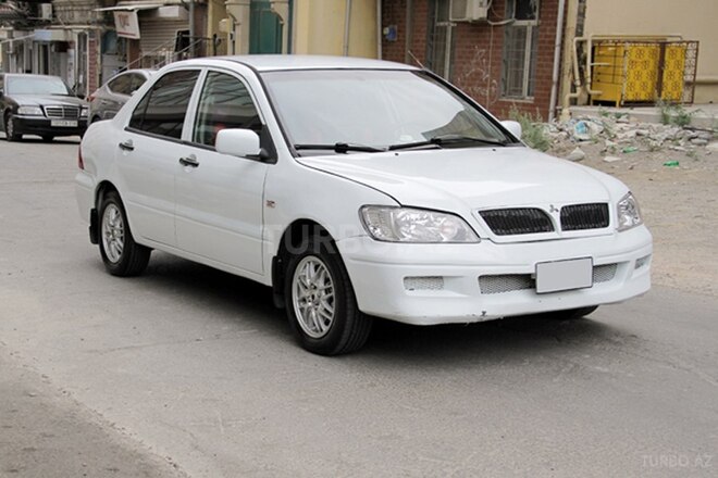 Mitsubishi Lancer 2002, 295,547 km - 1.3 l - Bakı