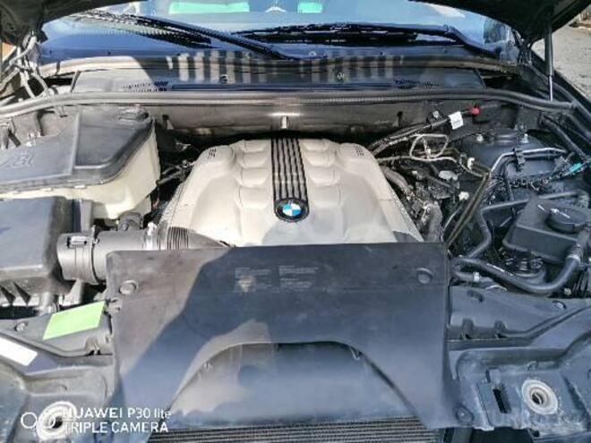 BMW X5 2004, 283,000 km - 4.4 l - Quba