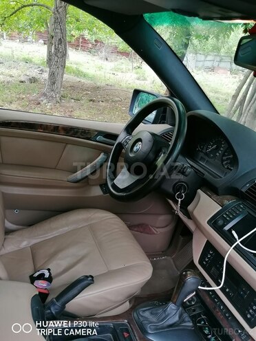 BMW X5 2004, 283,000 km - 4.4 l - Quba