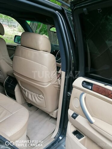 BMW X5 2004, 283,000 km - 4.4 l - Quba