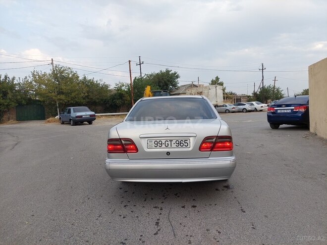 Mercedes E 220 2001, 470,000 km - 2.2 л - Bakı
