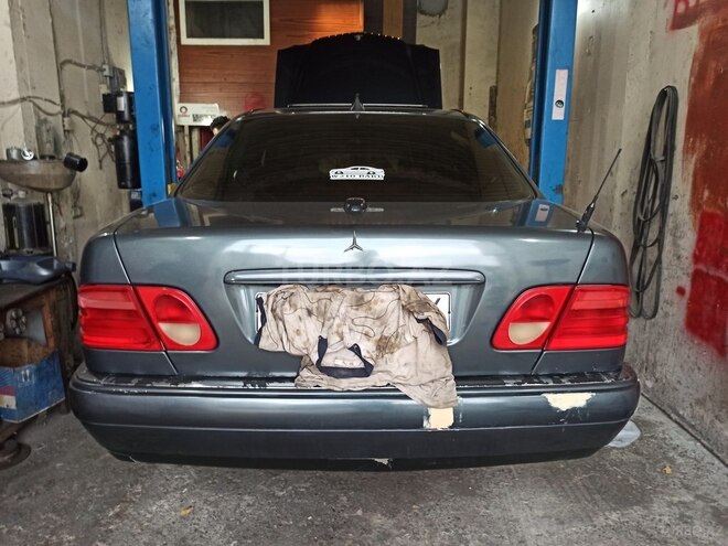 Mercedes E 230 1997, 390,000 km - 2.3 л - Bakı