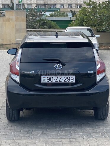 Toyota Prius C 2017, 88,000 km - 1.5 l - Bakı