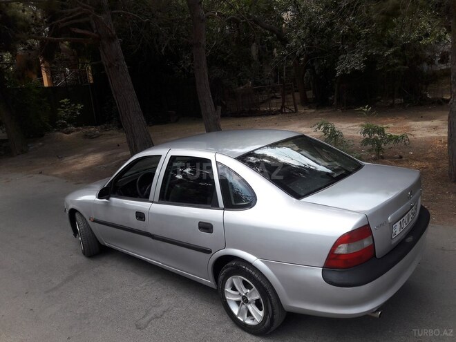Opel Vectra 1998, 285,632 km - 2.0 l - Bakı