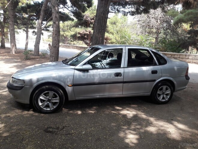 Opel Vectra 1998, 285,632 km - 2.0 l - Bakı