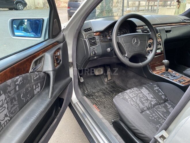 Mercedes E 240 1997, 344,000 km - 2.6 l - Bakı