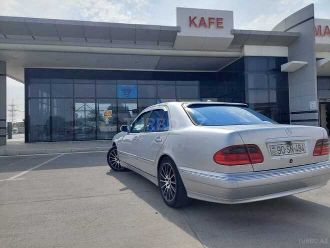 Mercedes E 240 2001, 170,000 km - 2.4 l - Bakı