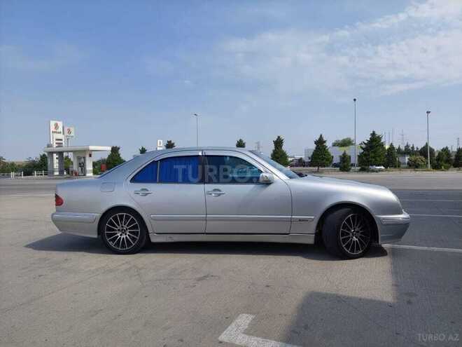 Mercedes E 240 2001, 170,000 km - 2.4 l - Bakı