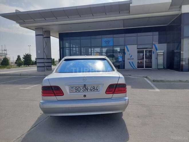 Mercedes E 240 2001, 170,000 km - 2.4 l - Bakı
