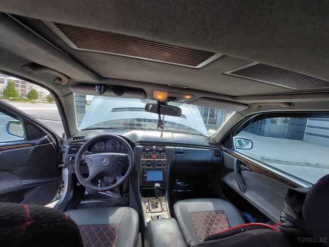 Mercedes E 240 2001, 170,000 km - 2.4 l - Bakı