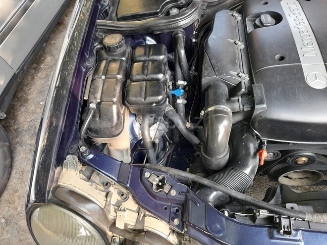 Mercedes E 220 1999, 228,000 km - 2.2 l - Bakı