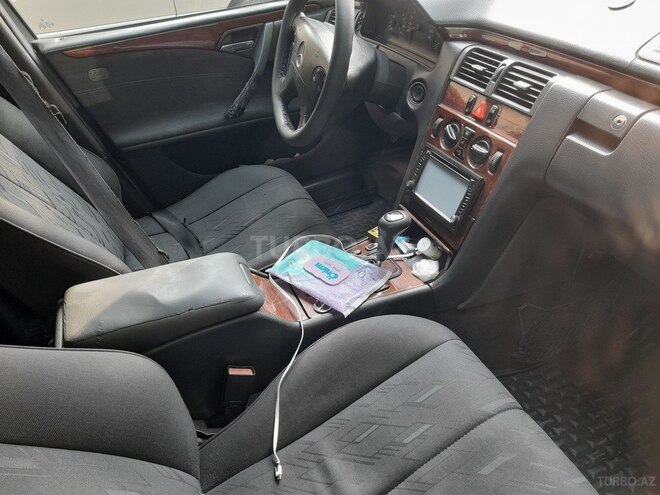 Mercedes E 220 1999, 228,000 km - 2.2 l - Bakı