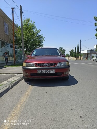 Opel Vectra 1996, 350,000 km - 1.6 l - Qax