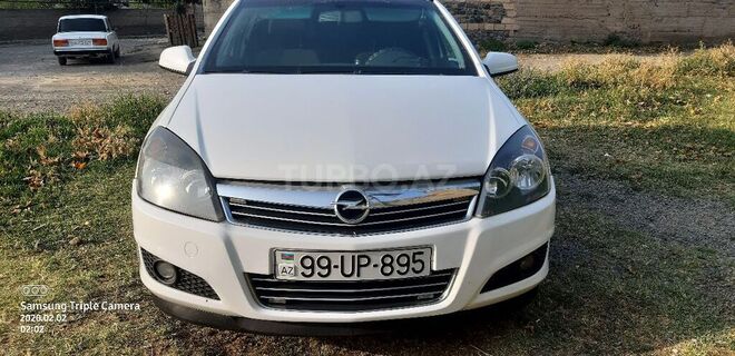 Opel Astra 2010, 196,000 km - 1.4 l - Gəncə