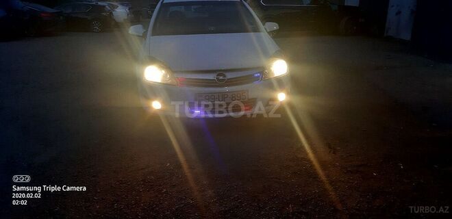 Opel Astra 2010, 196,000 km - 1.4 l - Gəncə