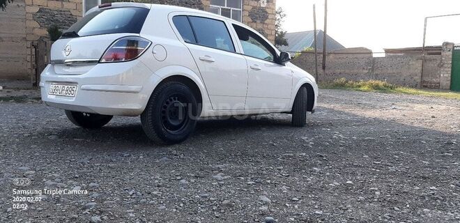 Opel Astra 2010, 196,000 km - 1.4 l - Gəncə