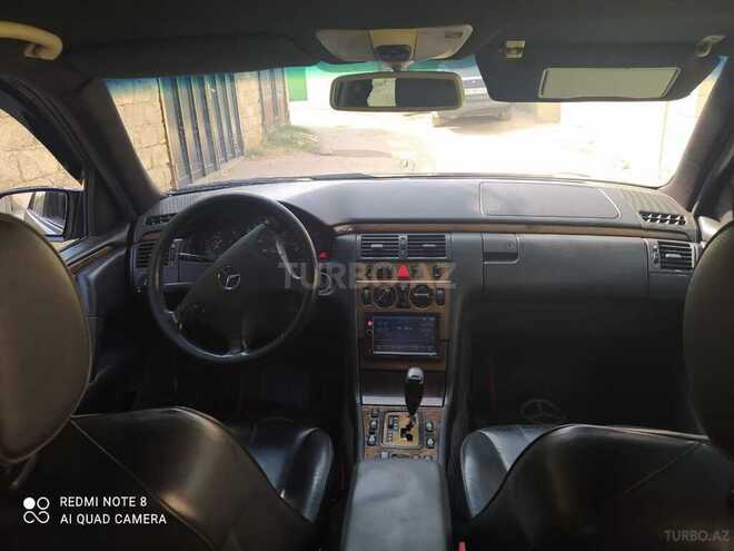 Mercedes E 240 1999, 320,000 km - 2.4 l - Bakı