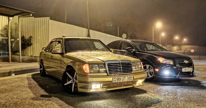 Mercedes E 320 1993, 258,000 km - 0.3 l - Bakı