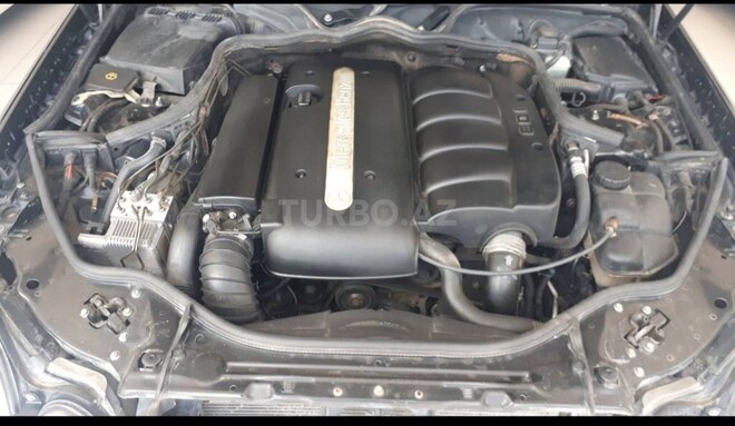 Mercedes E 220 2003, 330,000 km - 2.2 l - Bakı