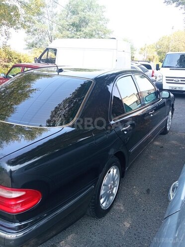 Mercedes E 200 1999, 290,000 km - 2.0 l - Qəbələ