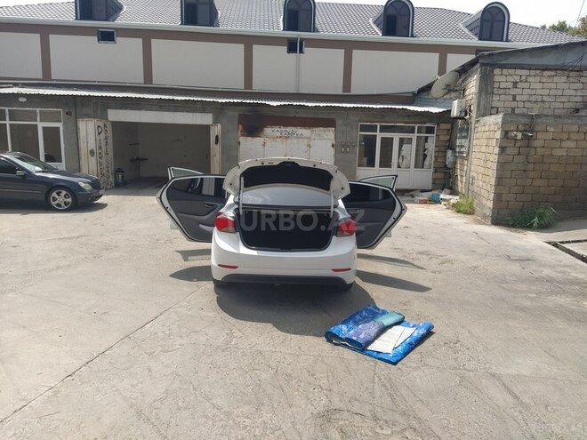 Hyundai Elantra 2015, 57,936 km - 1.8 l - İmişli