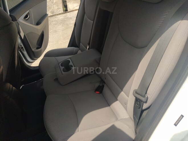 Hyundai Elantra 2015, 57,936 km - 1.8 l - İmişli