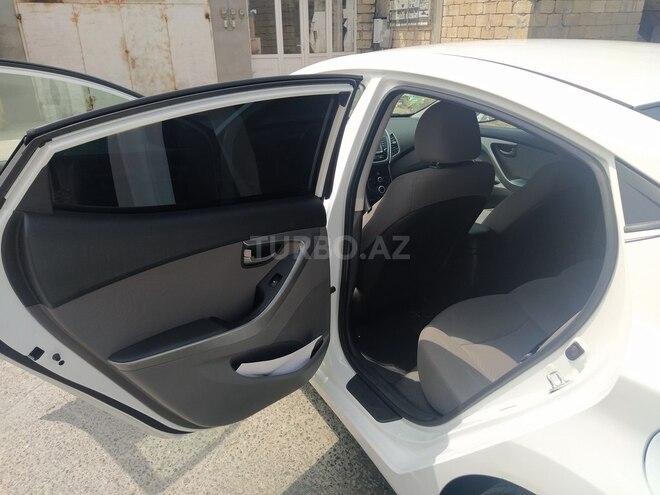 Hyundai Elantra 2015, 57,936 km - 1.8 l - İmişli