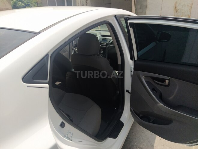 Hyundai Elantra 2015, 57,936 km - 1.8 l - İmişli