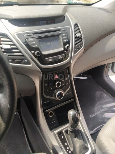 Hyundai Elantra 2015, 57,936 km - 1.8 l - İmişli