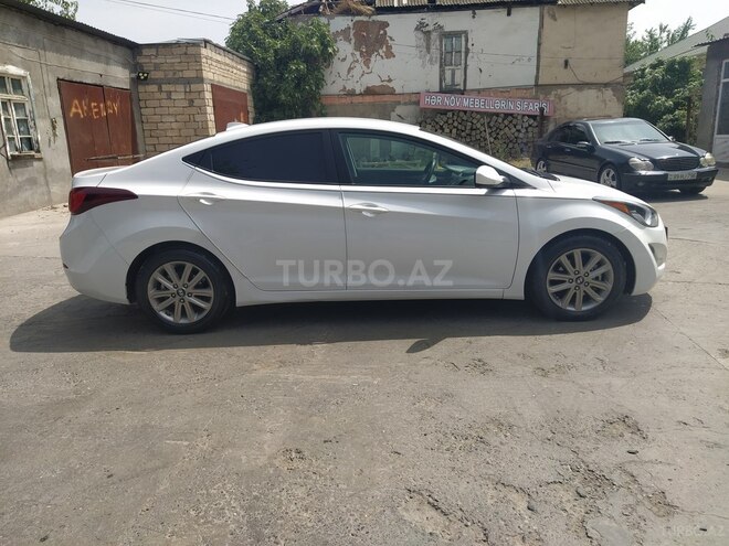 Hyundai Elantra 2015, 57,936 km - 1.8 l - İmişli