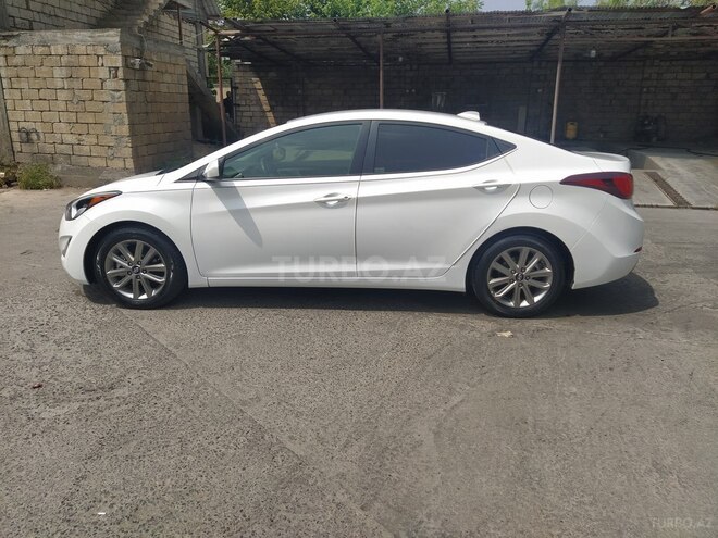 Hyundai Elantra 2015, 57,936 km - 1.8 l - İmişli