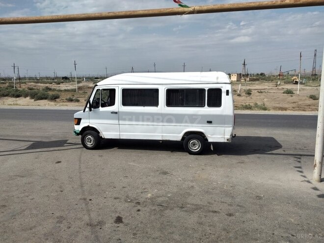 Mercedes 208 D 1994, 134,000 km - 2.3 л - Şirvan