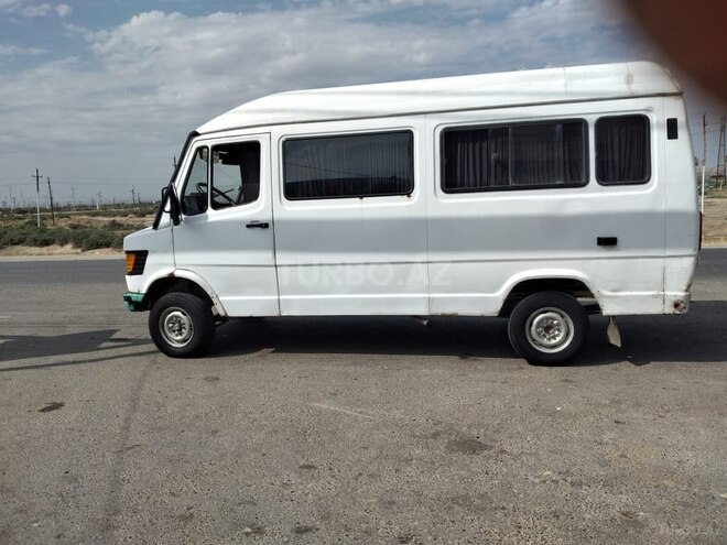 Mercedes 208 D 1994, 134,000 km - 2.3 л - Şirvan