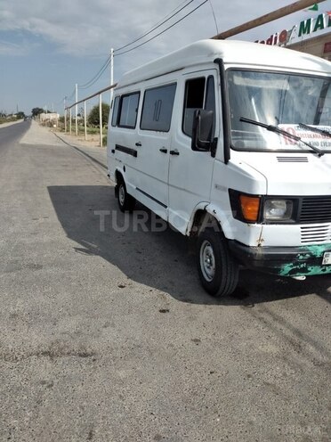 Mercedes 208 D 1994, 134,000 km - 2.3 л - Şirvan