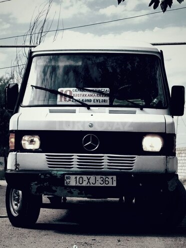 Mercedes 208 D 1994, 134,000 km - 2.3 л - Şirvan