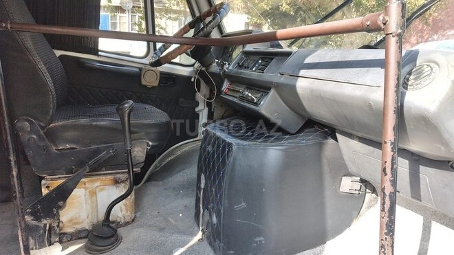 Mercedes 208 D 1994, 134,000 km - 2.3 л - Şirvan