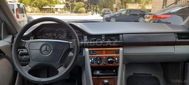 Mercedes E 220 1994, 537,000 km - 2.2 l - Bakı