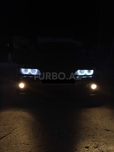 BMW 528 1997, 300 km - 2.8 л - Bakı