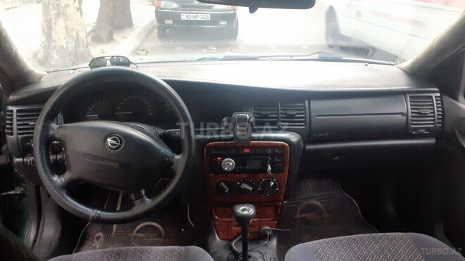 Opel Vectra 1996, 211,001 km - 1.8 l - Mingəçevir