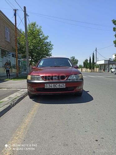Opel Vectra 1996, 350,000 km - 1.6 l - Qax