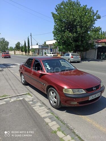 Opel Vectra 1996, 350,000 km - 1.6 l - Qax