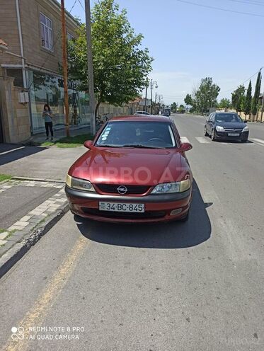 Opel Vectra 1996, 350,000 km - 1.6 l - Qax