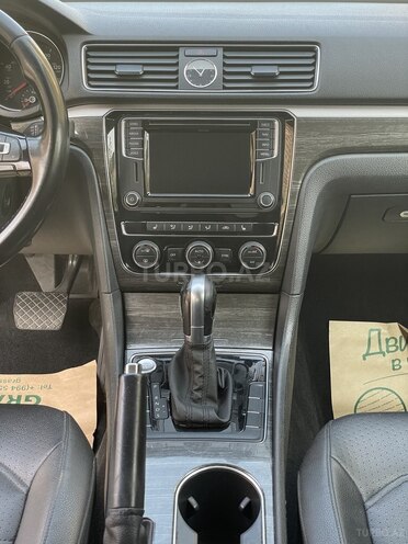 Volkswagen Passat 2016, 124,000 km - 1.8 l - Bakı